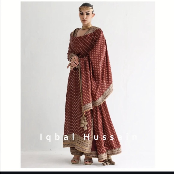Iqbal Hussain Maroon/Brown and Gold Long Sleeve Dress with Izaar and Dupatta - Picture 3 of 5